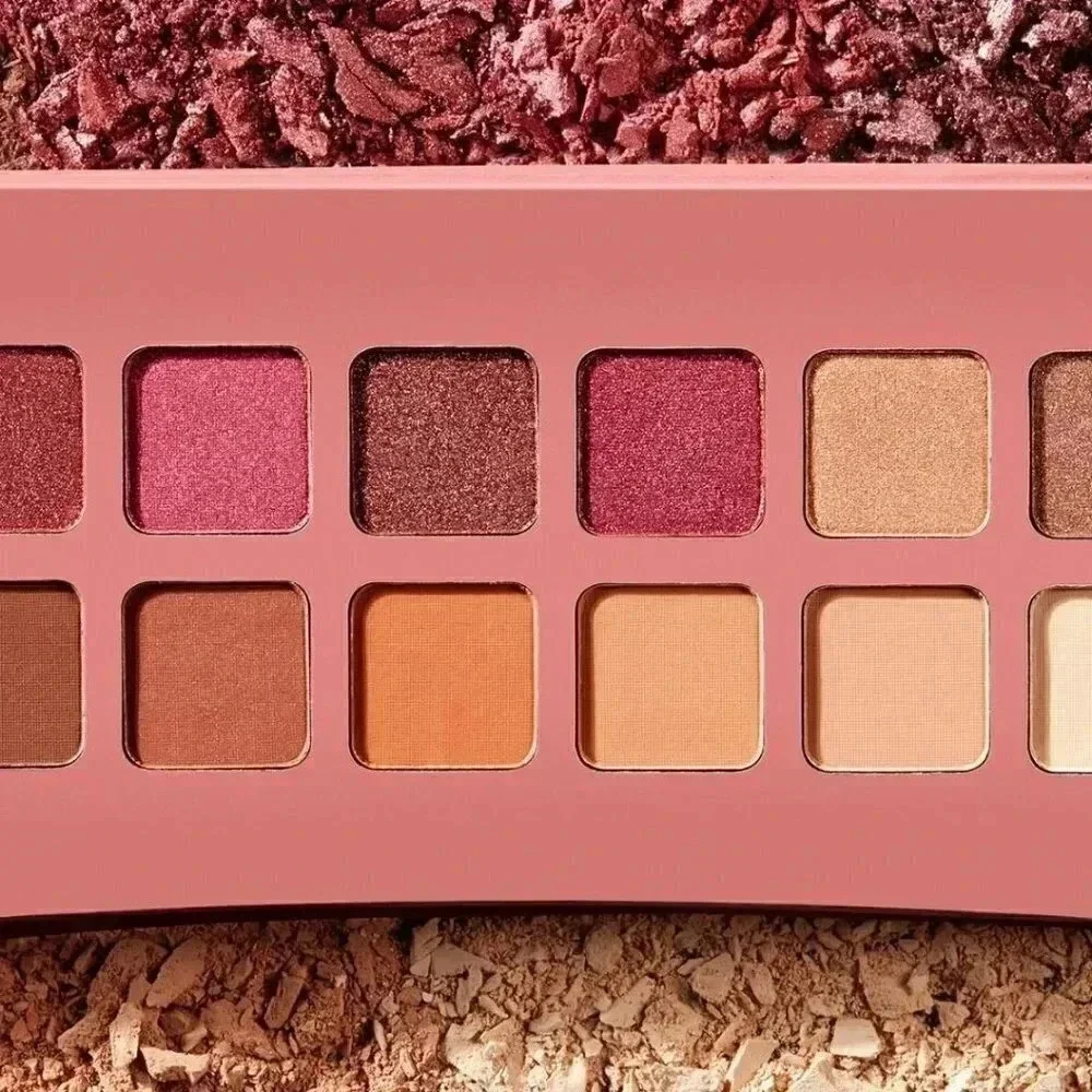 Illamasqua Unveiled Artistry Eye Shadow Palette‎